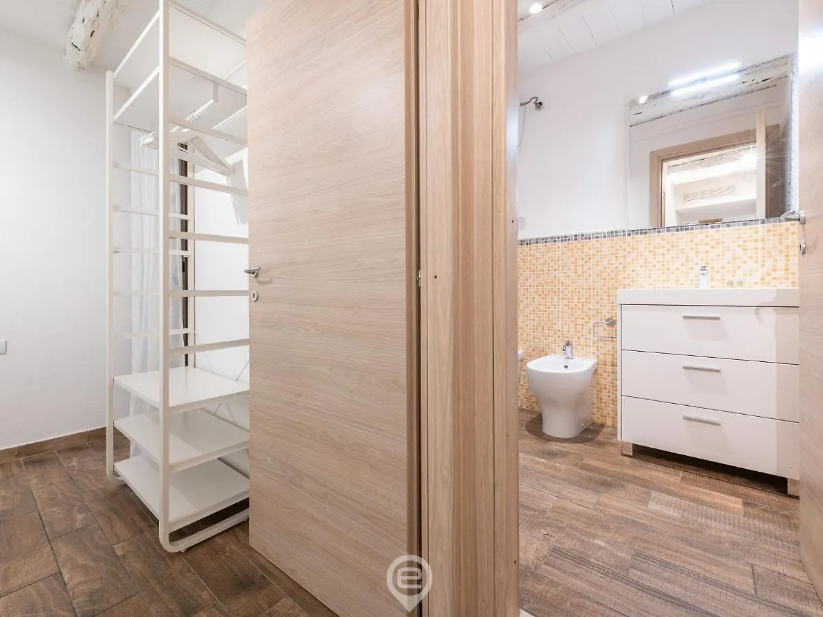 Cosmopolitan Retreat Apartment Cagliari 0*,  Italy