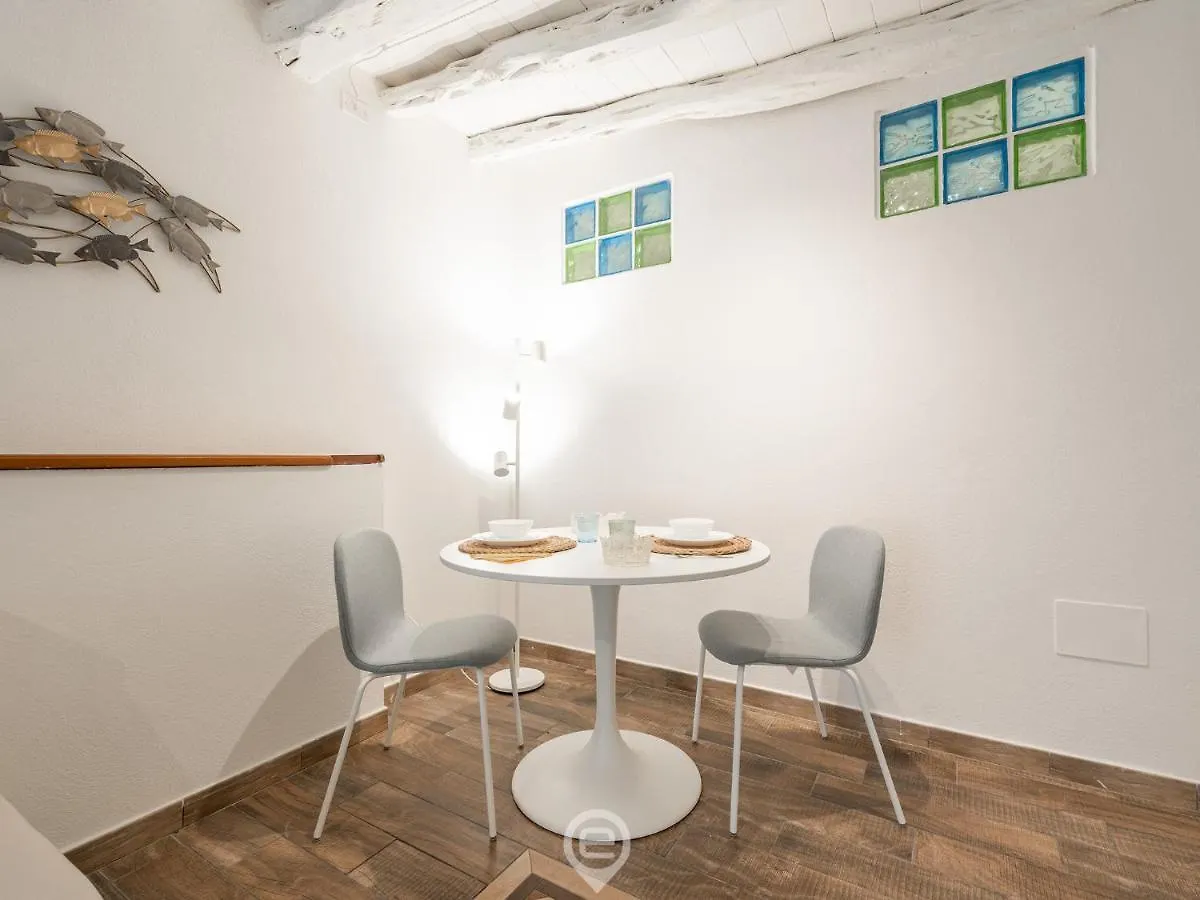 Cosmopolitan Retreat Apartment Cagliari Italy
